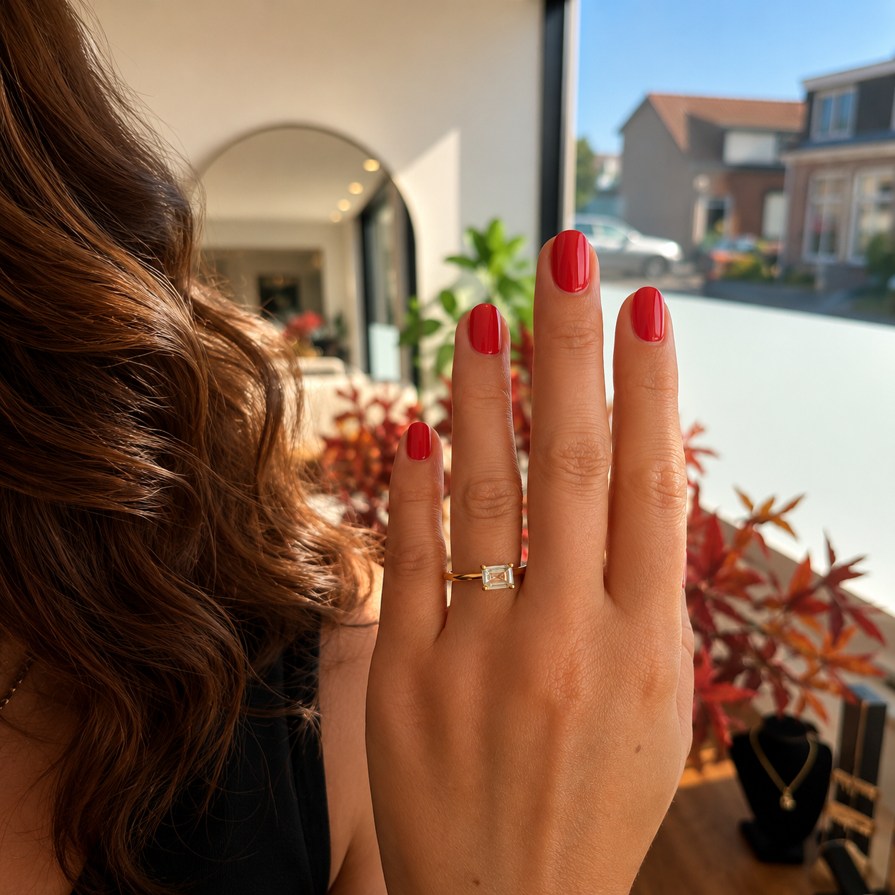 Eleganter Solitärring mit grünem Stein