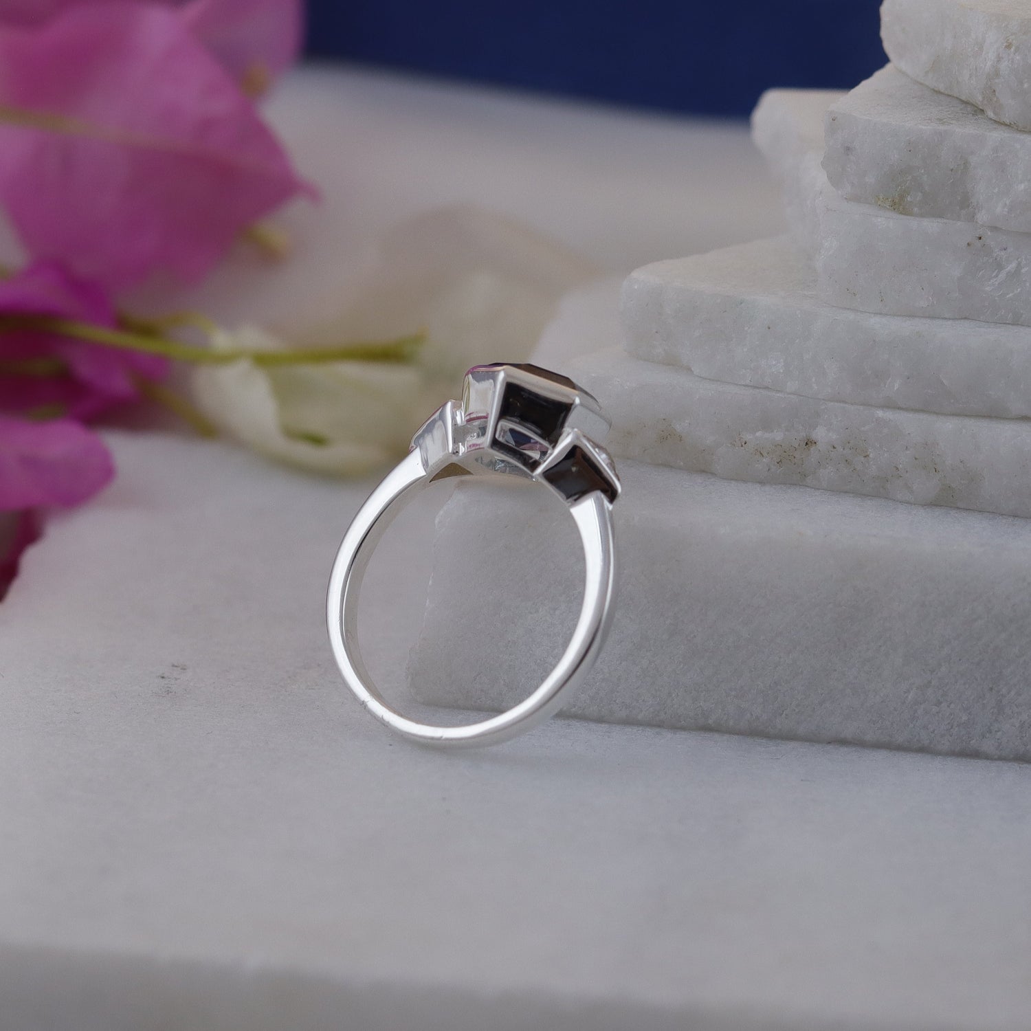 Mitternachts-Sechseck-Ring