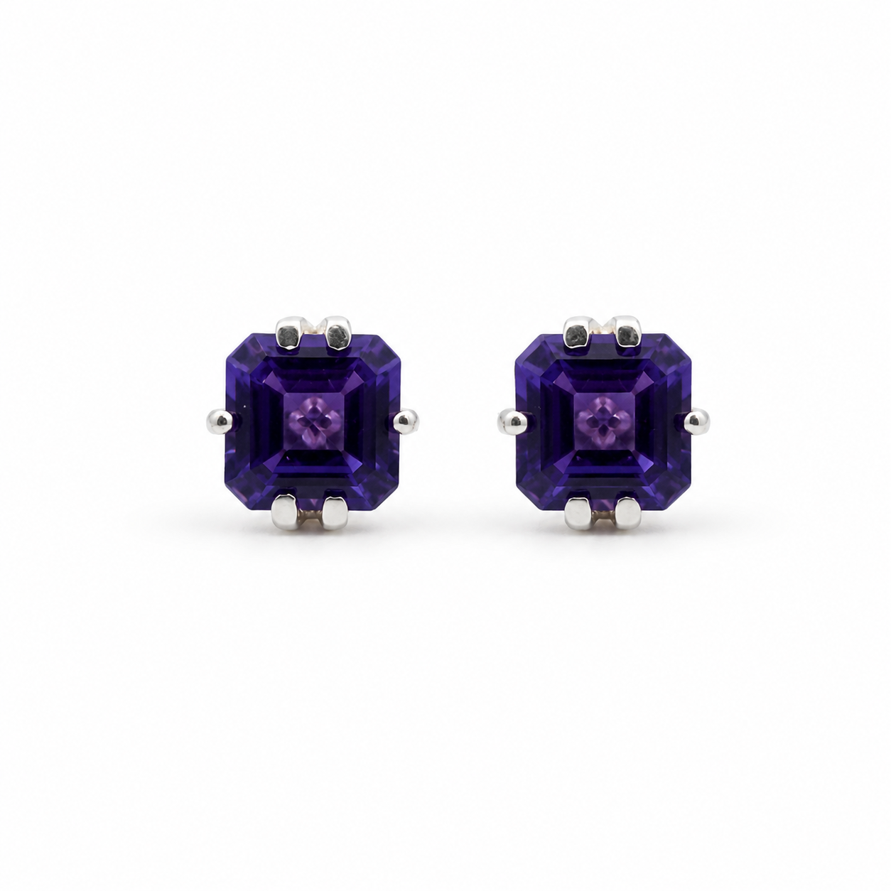 Violette Quadrat-Ohrstecker