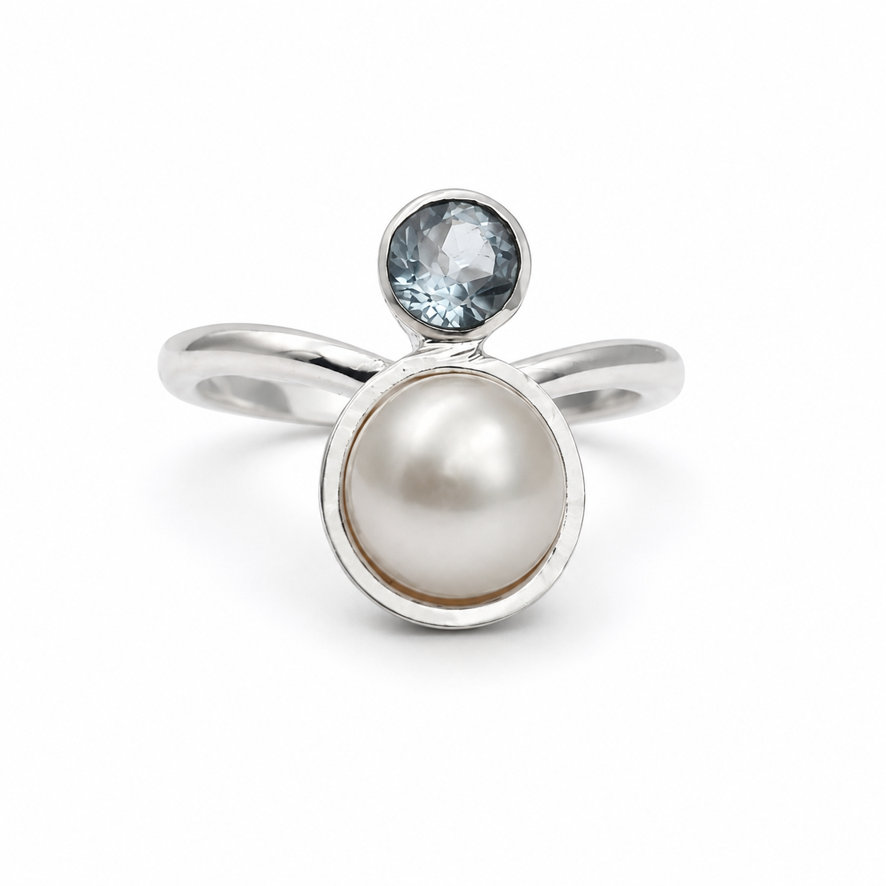 Blue Topaz & Pearl Ring in 925 Sterling Zilver