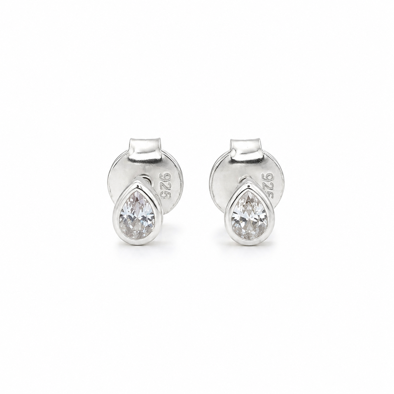 Lumière Pear Studs in 925 Sterling Zilver
