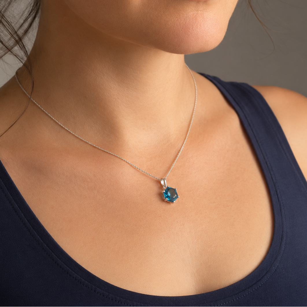 Midnight Hexagon Pendant in 925 Sterling Zilver